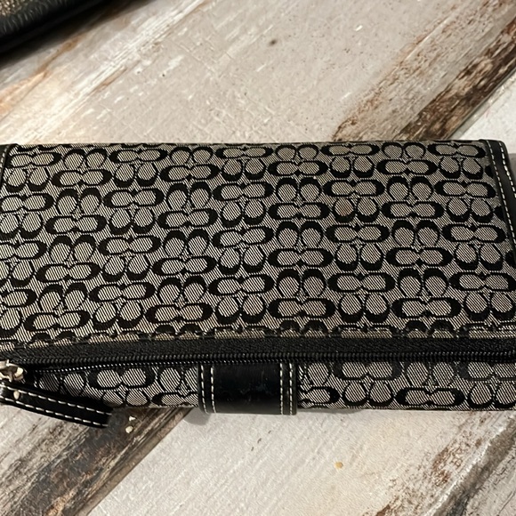 Coach wallet - Picture 2 of 5